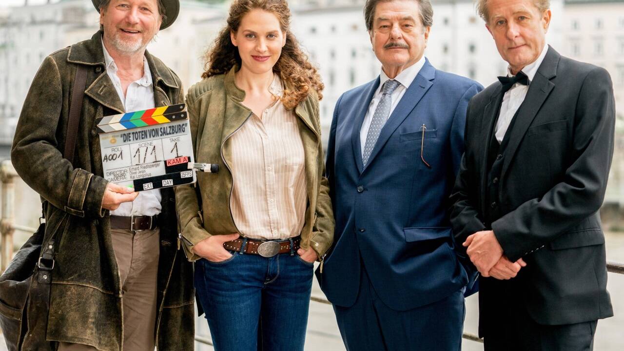 Neue Folge für „Die Toten von Salzburg“: im Bild Michael Fitz, Fanny Krausz, Erwin Steinhauer und Helmut Bohatsch. 