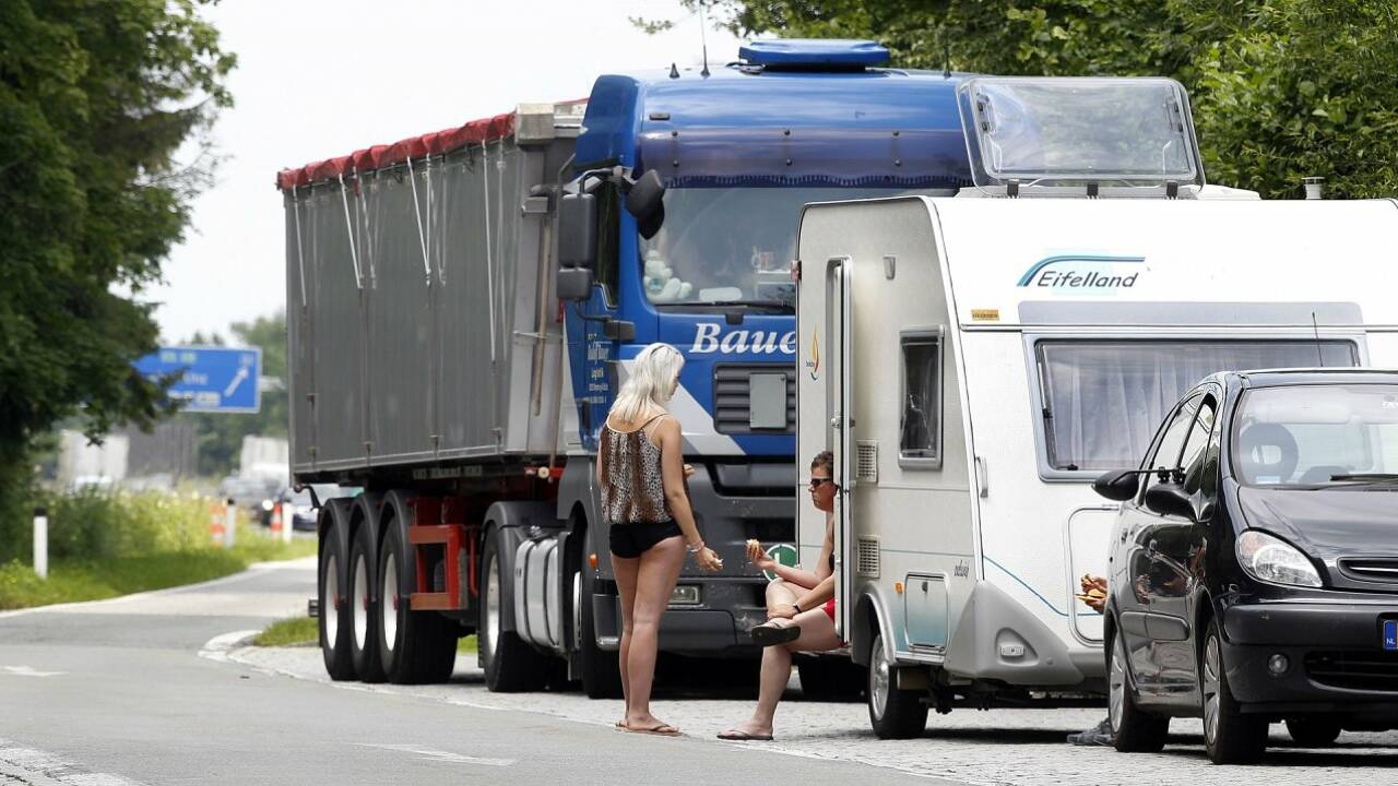 Der Wohnwagen muss auf die Waage
