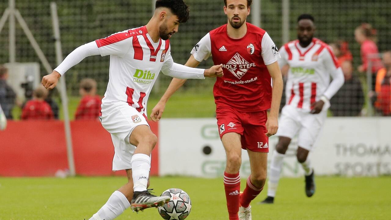 Aaron Boold Volkert (links) will mit Seekirchen die Tabellenführung behaupten. 