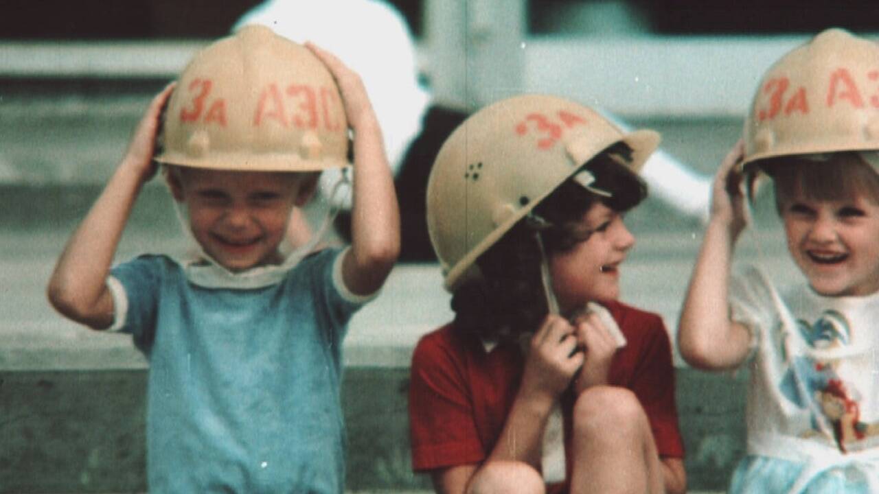 Das war einmal: Glückliche Kinder in Prypjat, der „Stadt der Energiearbeiter“. Das war einmal: Glückliche Kinder in Prypjat, der „Stadt der Energiearbeiter“.