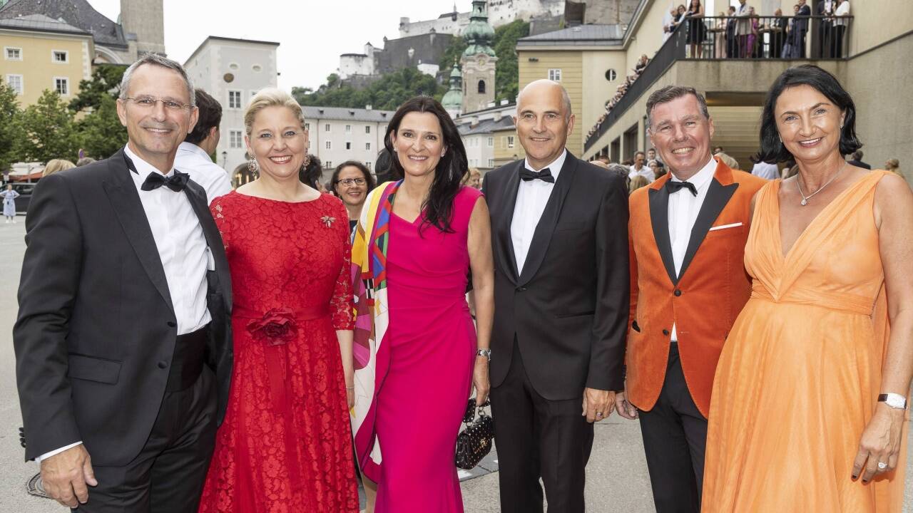Stephanie und Peter Birnthaler, Claudia und Robert Niebauer und Petra und Norman Kronseder. Stephanie und Peter Birnthaler, Claudia und Robert Niebauer und Petra und Norman Kronseder.