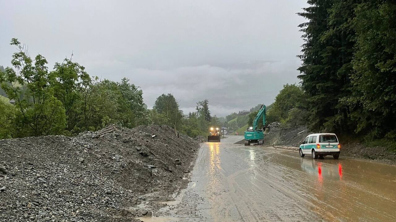 Vermurungen nach Unwettern im Felbertal in Mittersill. 