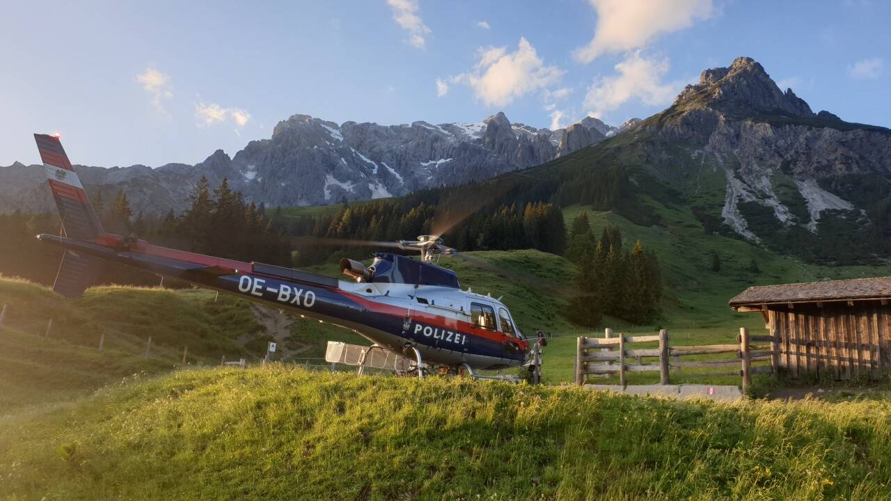 Polizeihubschrauber barg am Hochkönig Wanderer. 