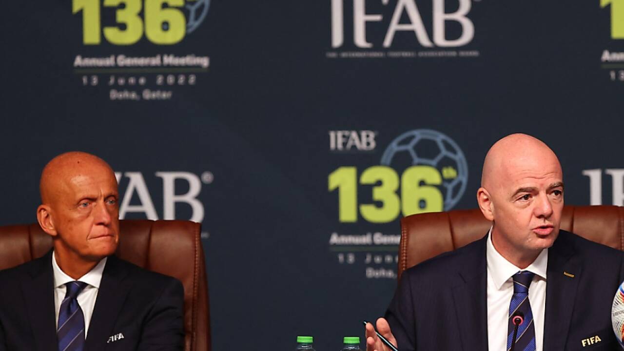 Collina (l) und Infantino (r) sind für Absteitstechnologie 