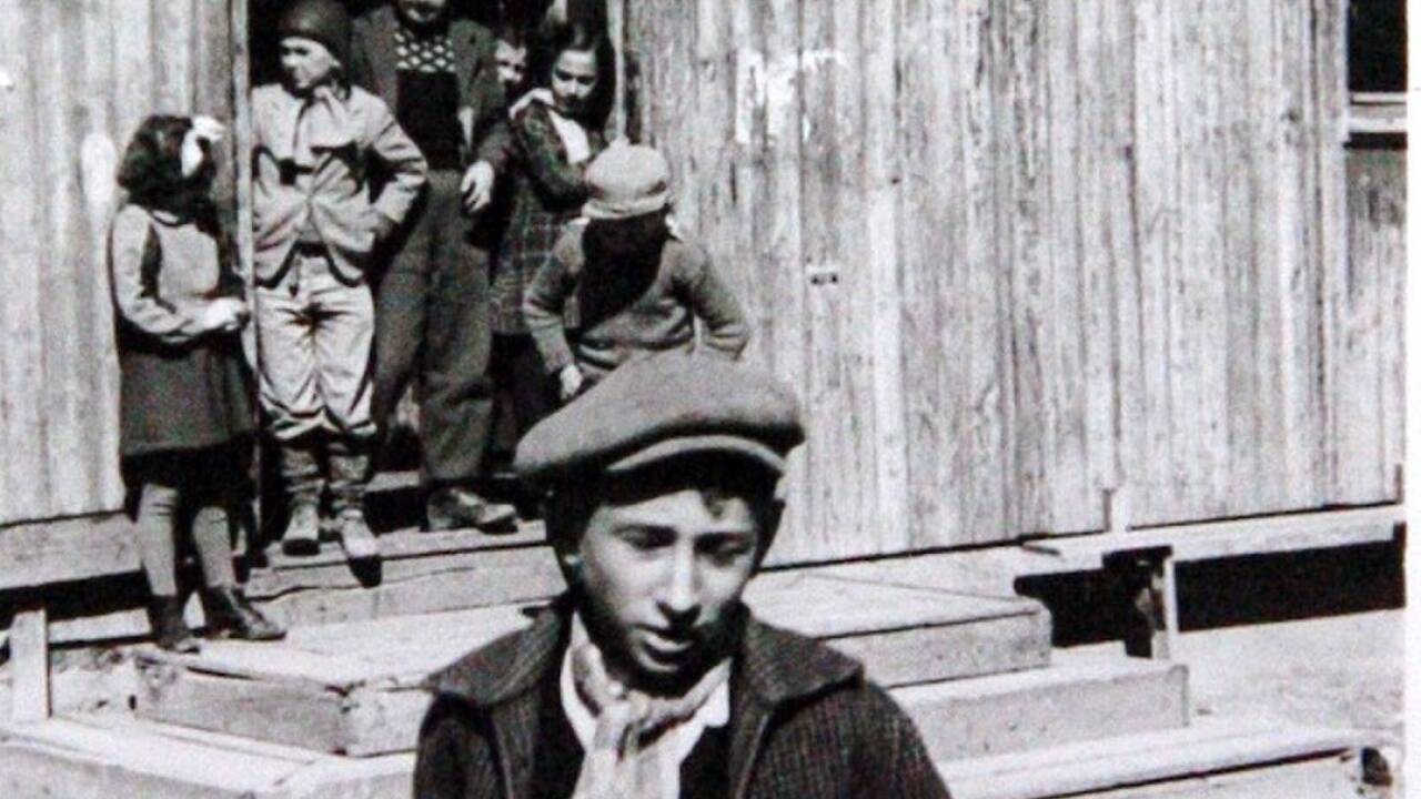 Ein Bild aus dem Lager „Givat Avoda“ in Saalfelden. Von hier ging es dann in Lastwägen nach Krimml und von dort über die Berge.  