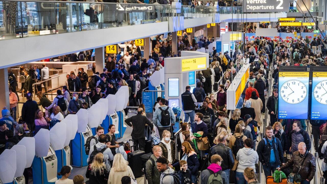 Schon zu Pfingsten ging es am Amsterdamer Flughafen Schipol rund. Schon zu Pfingsten ging es am Amsterdamer Flughafen Schipol rund.