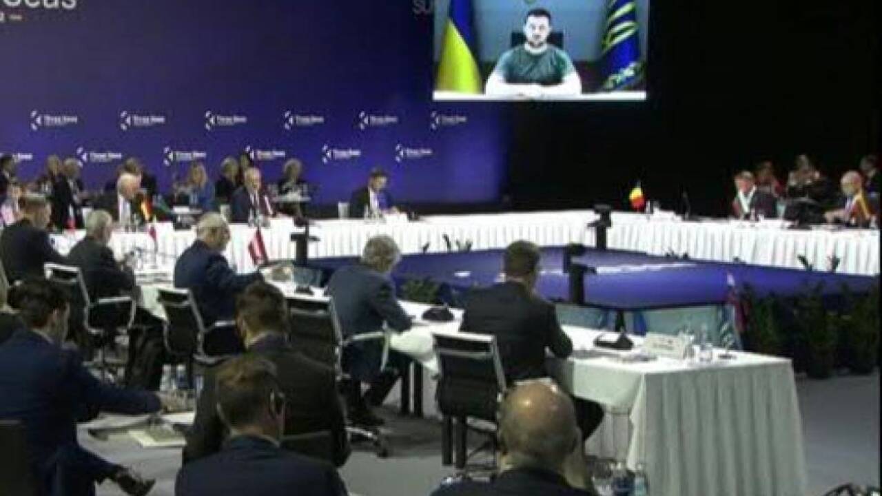 Selenskyj sprach per Video zu den Präsidenten der Drei-Meere-Initiative 