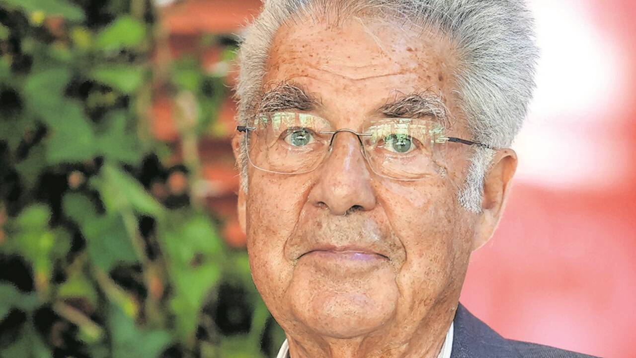 „Der gegenwärtige Amtsinhaber übt dieses Amt in sehr vernünftiger Weise aus“: Heinz Fischer über seinen Nachfolger Alexander Van der Bellen. „Der gegenwärtige Amtsinhaber übt dieses Amt in sehr vernünftiger Weise aus“: Heinz Fischer über seinen Nachfolger Alexander Van der Bellen.