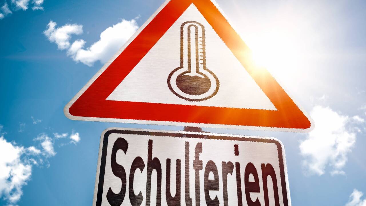 Der Schulschluss rückt näher und der Stress für die Eltern lässt nicht nach.  Der Schulschluss rückt näher und der Stress für die Eltern lässt nicht nach.