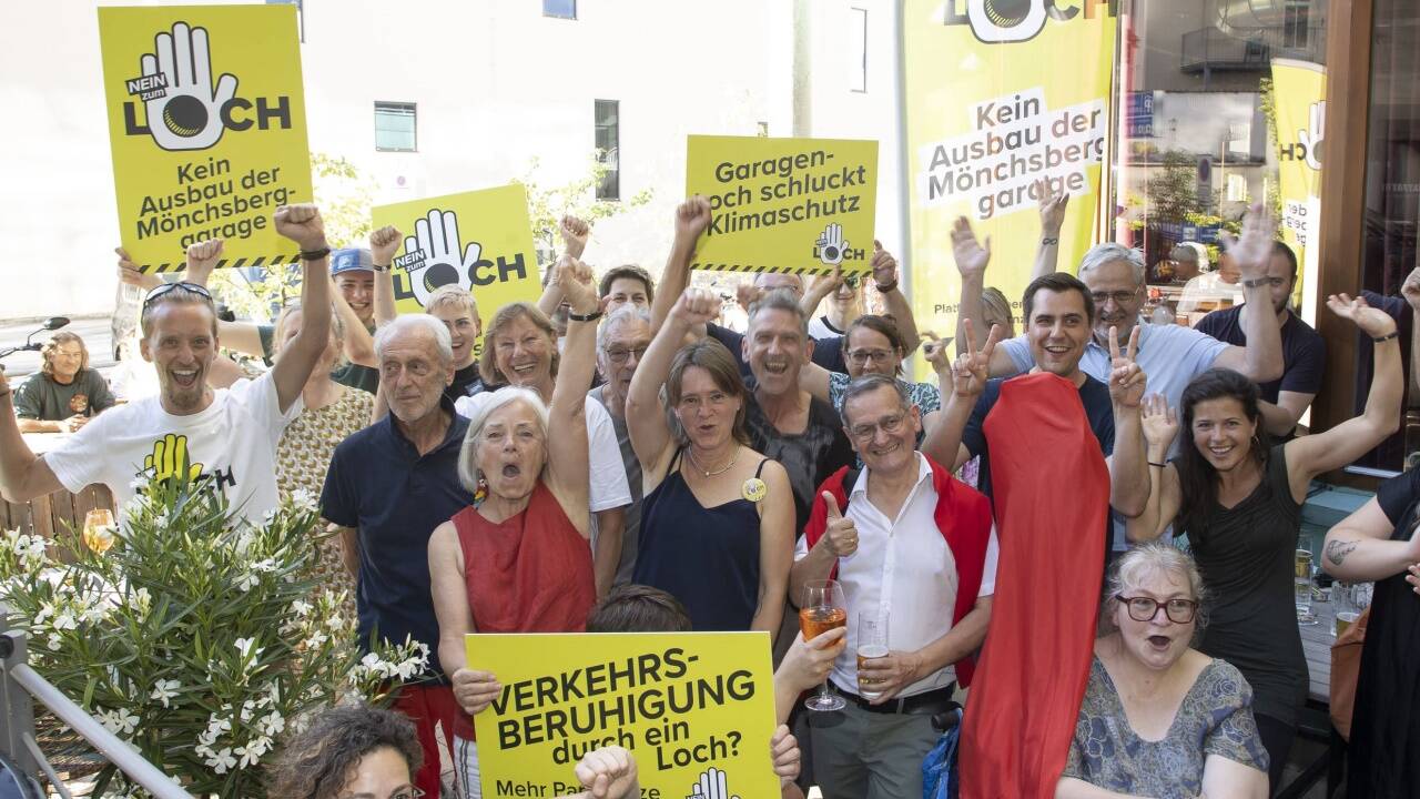 Jubel brandete bei den verschiedenen Initiativen und Plattformen auf. Ihnen ist es gelungen, den geplanten Ausbau der Mönchsberggarage zu Fall zu bringen.  