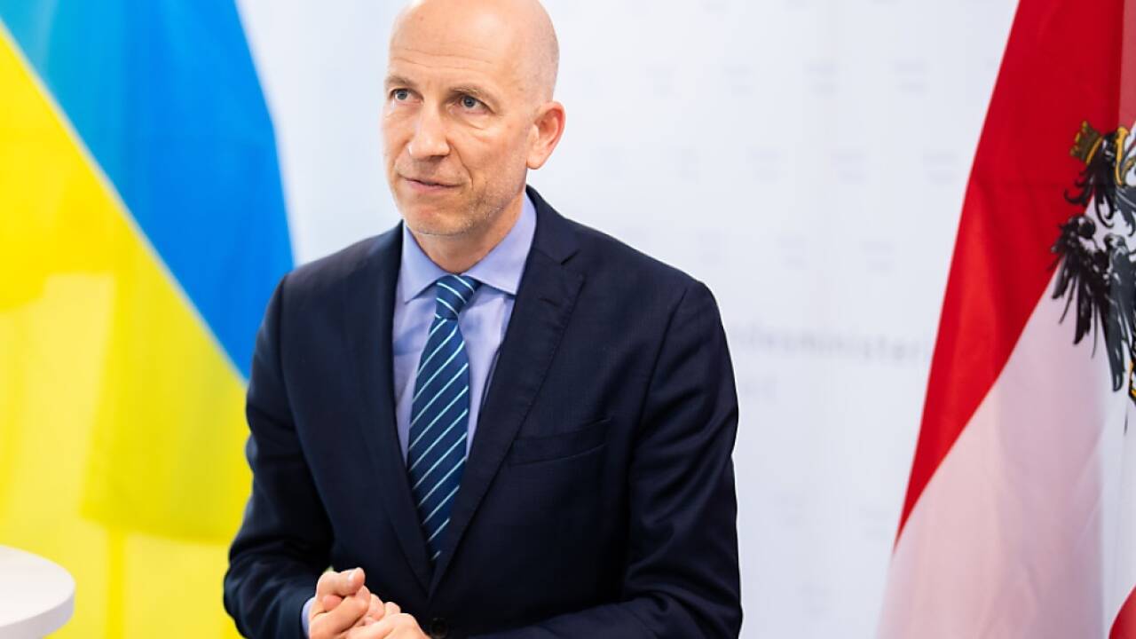 Kocher verweist auf gute Qualifikation der ukrainischen Flüchtlinge 
