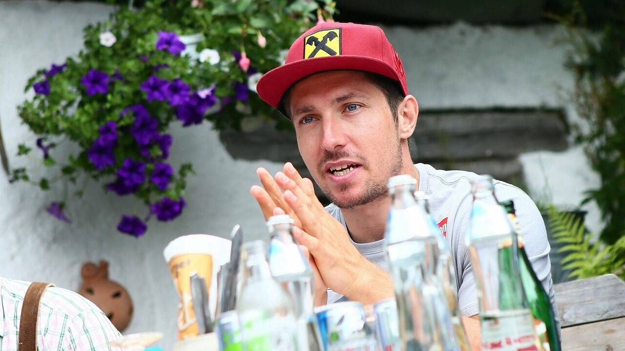 Marcel Hirscher lud auf "seiner" Stuhlalm zu Kaiserschmarrn und Talk
