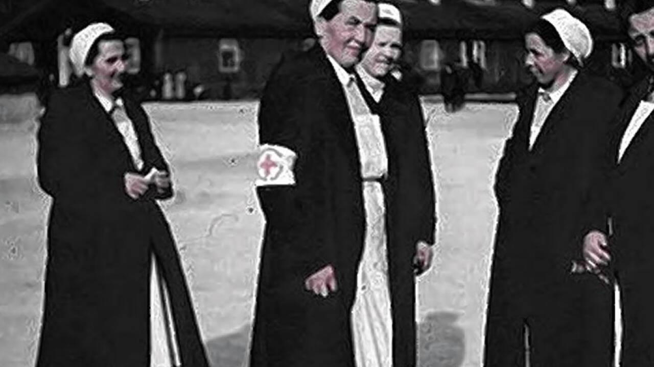 Agnes Primocic engagierte sich zeit ihres Lebens für Zivilcourage. Sie verstarb im April 2007 mit 102 Jahren.  