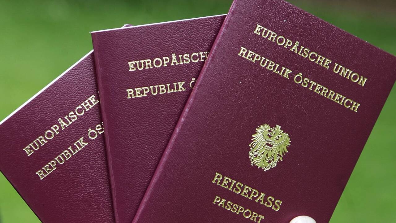 Langes Warten auf neue Reisepässe. 
