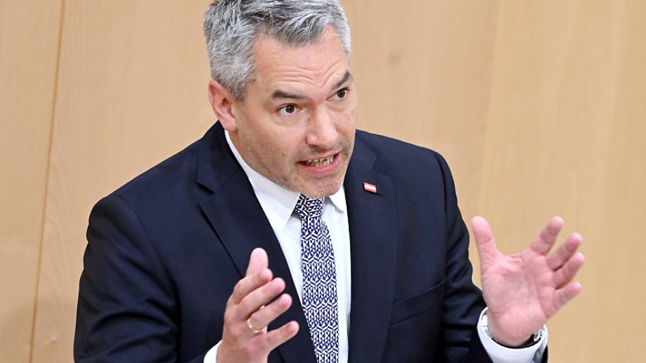 Nehammer zu diesem und jenem im Parlament 