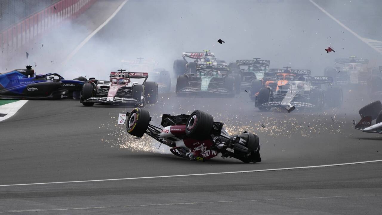 Der Startunfall in Silverstone 