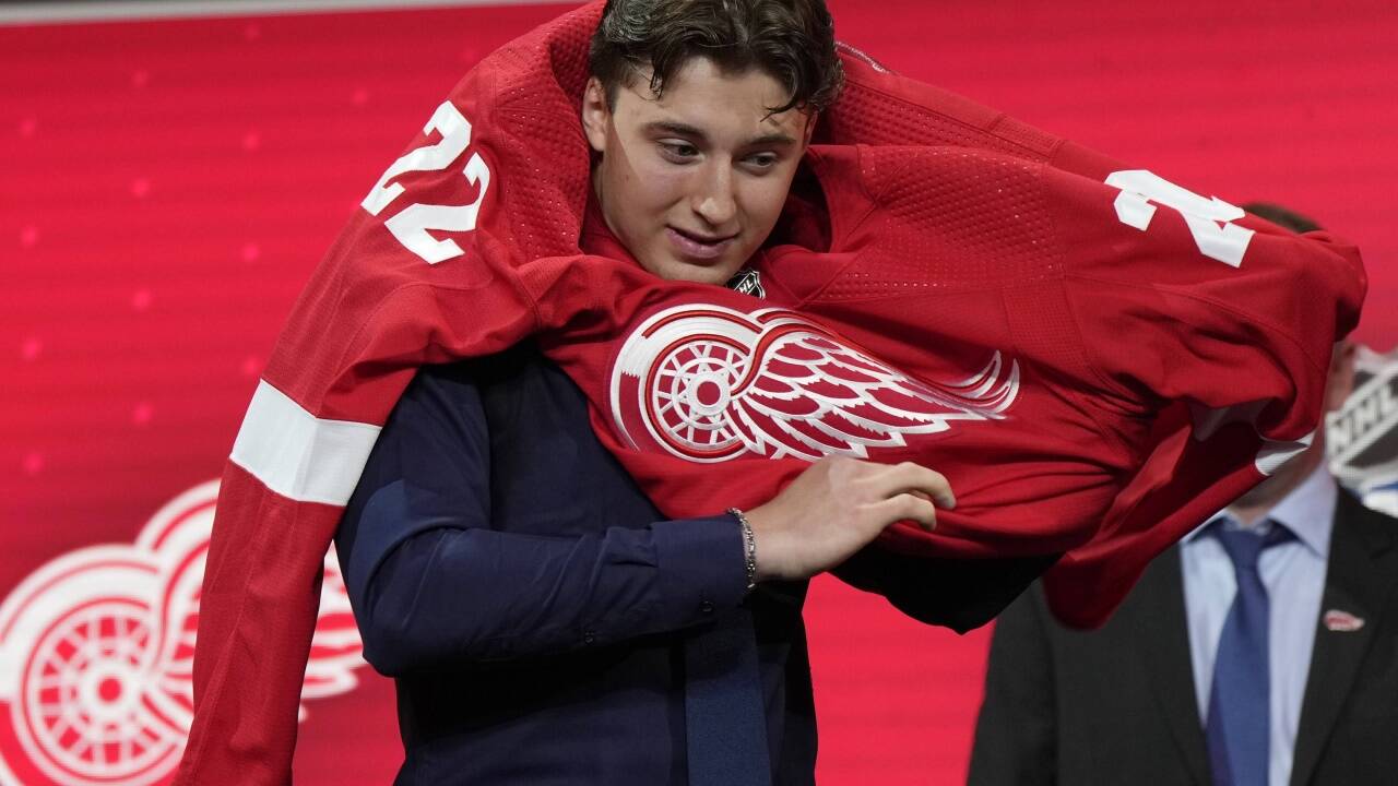 Marco Kasper wird Red Wing und darf sich schon auf das traditionsreiche Dress für Detroit freuen. 