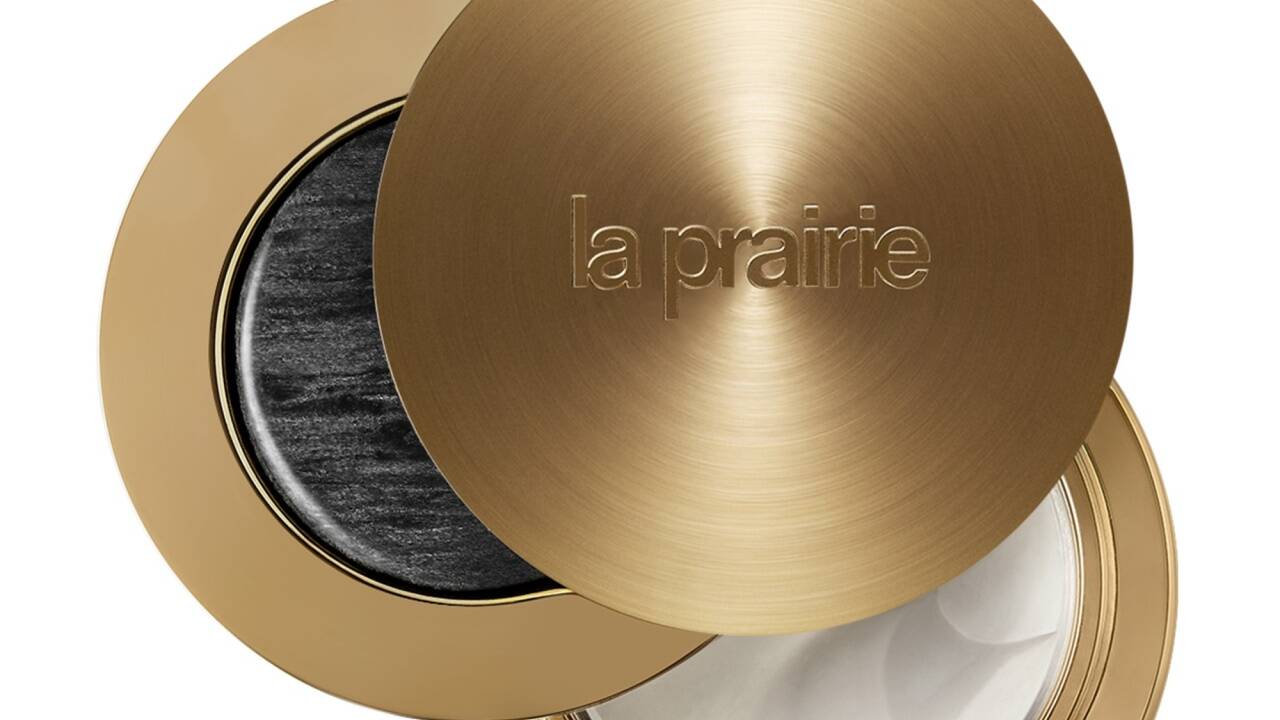 „Pure Gold Radiance Nocturnal Balm“ von La Prairie sorgt mit Goldpartikeln und regenerierenden Inhaltsstoffen für nächtliche Erholung.  „Pure Gold Radiance Nocturnal Balm“ von La Prairie sorgt mit Goldpartikeln und regenerierenden Inhaltsstoffen für nächtliche Erholung.