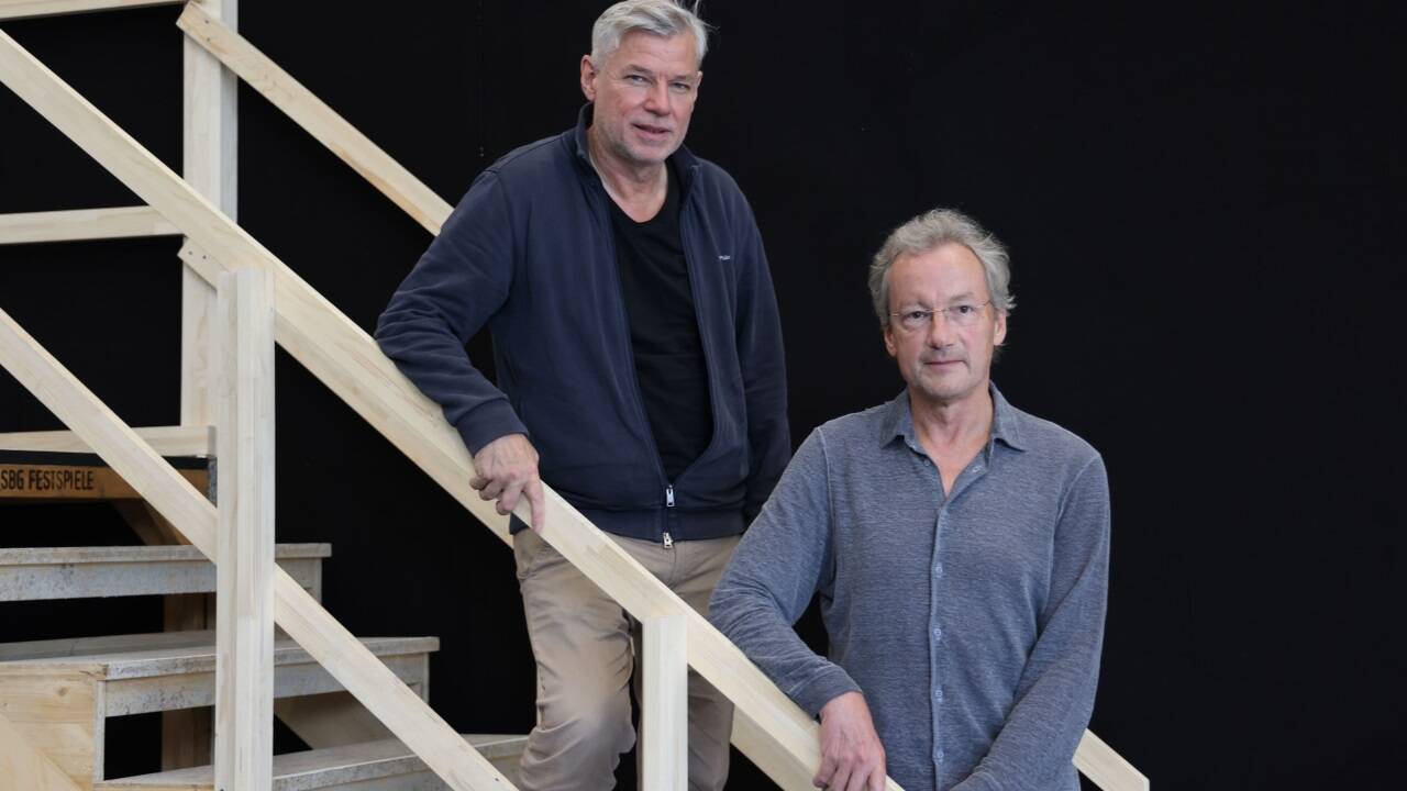 „Drei Theaterstücke mit Musik“: Regisseur Christof Loy und Dirigent Franz Welser-Möst arbeiten im Dienste von Giacomo Puccinis drei Opern-Einaktern eng zusammen. „Drei Theaterstücke mit Musik“: Regisseur Christof Loy und Dirigent Franz Welser-Möst arbeiten im Dienste von Giacomo Puccinis drei Opern-Einaktern eng zusammen.