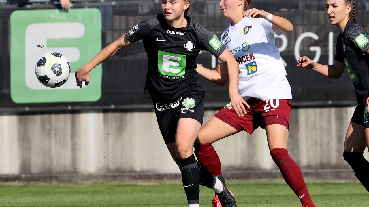 Sturm Graz (im Bild Lilli Purtscheller) jagt Serienmeister St. Pölten.  