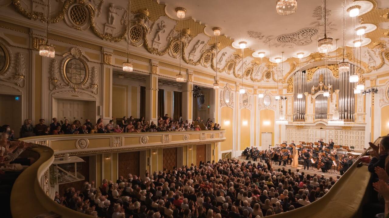 Applaus für die Camerata – und den alten, neuen Saal. 