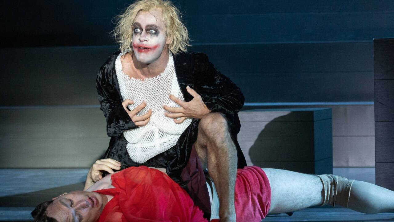 Mirco Kreibich als Mammon und Lars Eidinger als Jedermann.  