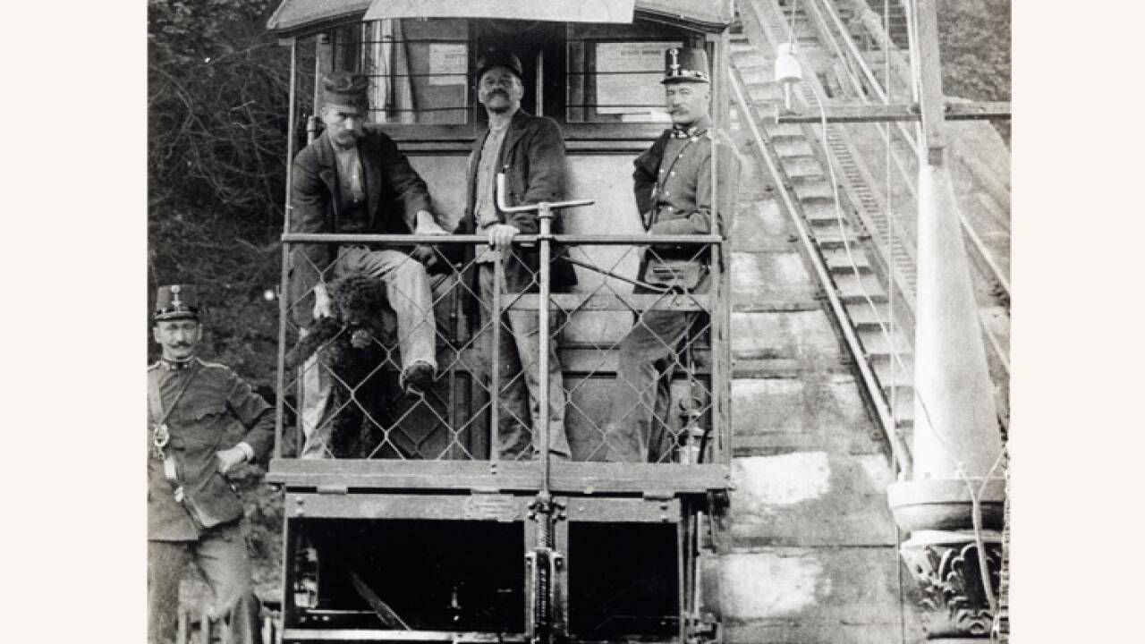 Die „Tröpferlbahn“ im Jahr der Eröffnung 1892. 