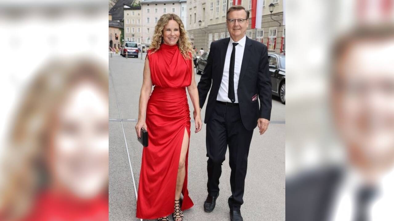 Journalist und Medienmanager Hans Mahr und Fernsehmoderatorin Katja Burkard. Journalist und Medienmanager Hans Mahr und Fernsehmoderatorin Katja Burkard.