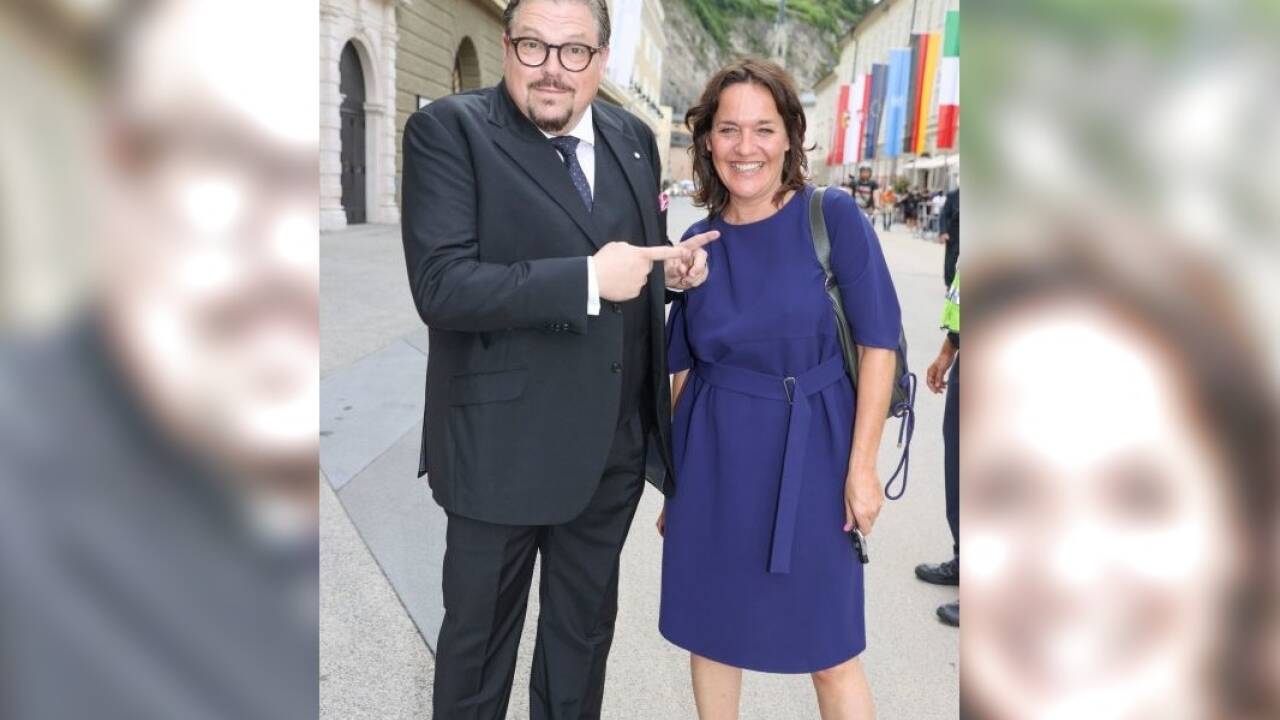 Opernsänger Michael Schade mit Moderatorin Eva Pölzl. Opernsänger Michael Schade mit Moderatorin Eva Pölzl.