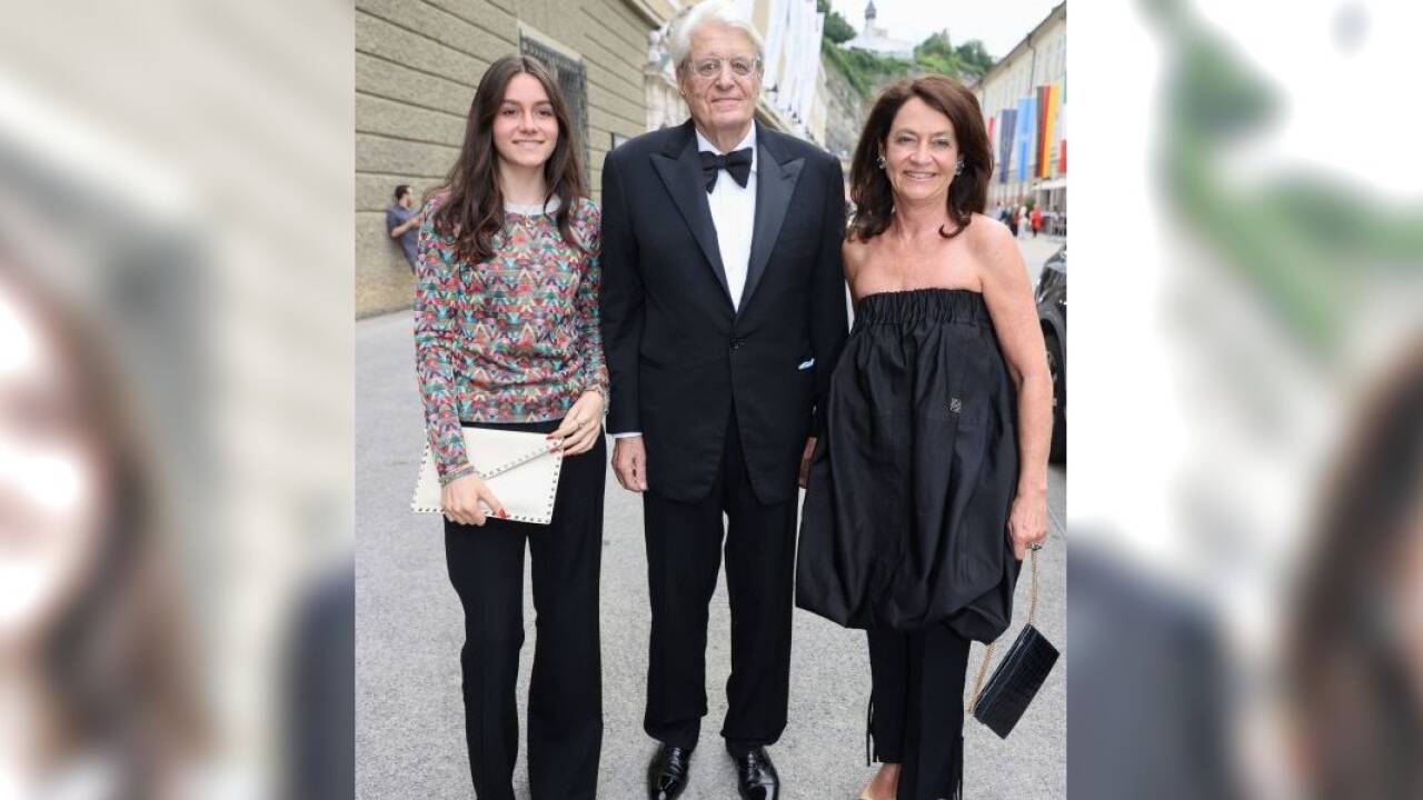 Unternehmer und Kunstsammler Muck Flick mit Ehefrau Corinne und Tochter Alexia. Unternehmer und Kunstsammler Muck Flick mit Ehefrau Corinne und Tochter Alexia.