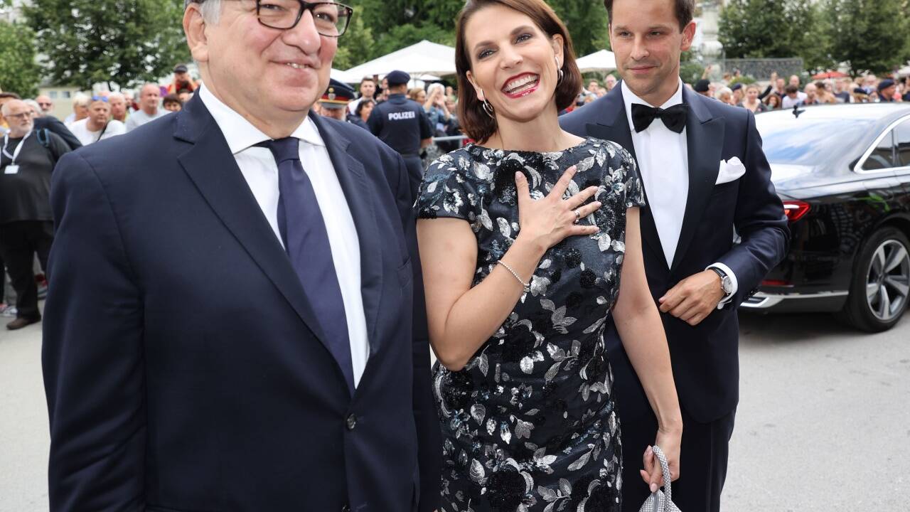 Karoline Edtstadler mit José Manuel Barroso und Marton Matura. Karoline Edtstadler mit José Manuel Barroso und Marton Matura.