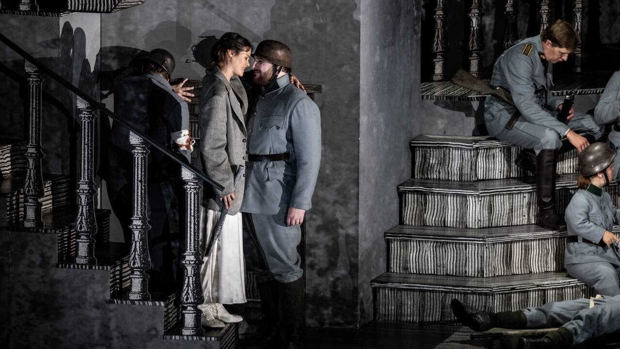 Die Zauberflöte 2022: Regula Mühlemann (Pamina), Mauro Peter (Tamino) und Ensemble. Die Zauberflöte 2022: Regula Mühlemann (Pamina), Mauro Peter (Tamino) und Ensemble.