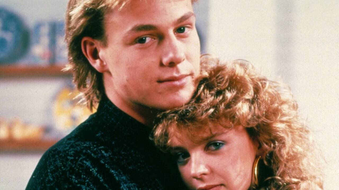 Jason Donovan und Kylie Minogue in „Neighbours“ (1985). 