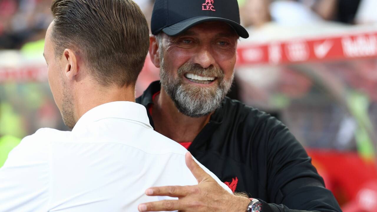 Bullen-Trainer Matthias Jaissle und Liverpool-Coach Jürgen Klopp. 