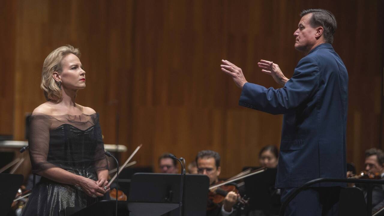 Solistin Elina Garanca, Dirigent Christian Thielemann und die Wiener Philharmoniker Solistin Elina Garanca, Dirigent Christian Thielemann und die Wiener Philharmoniker
