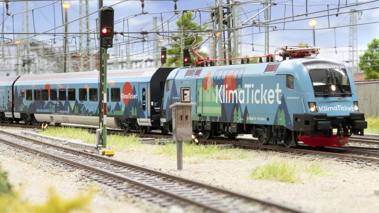 Der Klimajet macht seit 26. Oktober 2021 Werbung für das Klimaticket.  