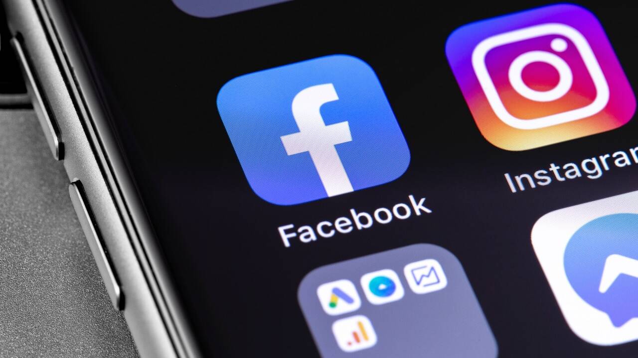 Facebook und Instagram verändern sich immer mehr, um mit dem Konkurrenten TikTok mitzuhalten. 
