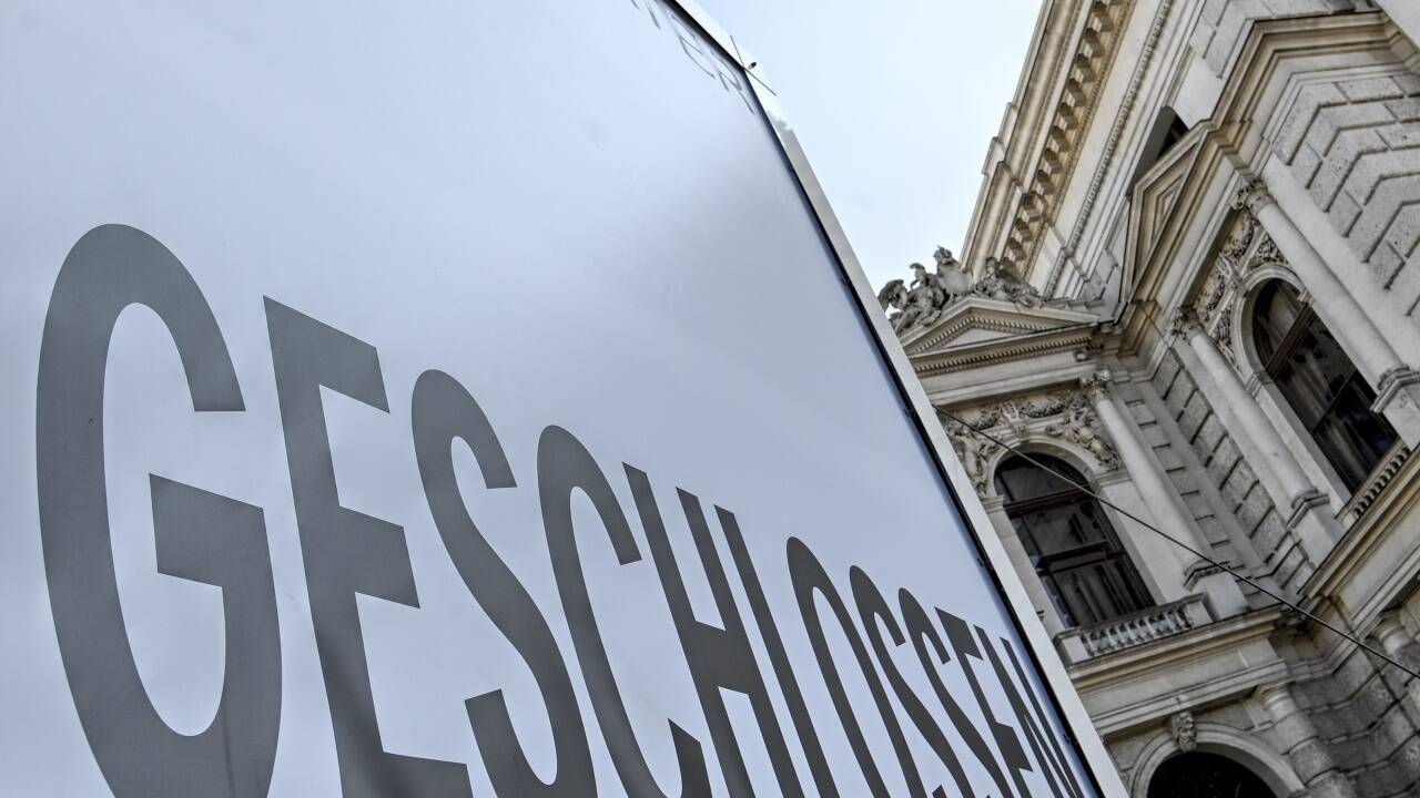 Wegen der langen Schließung von Kulturbetrieben während der Lockdowns kommt es zu einem rechtlichen Nachspiel. 