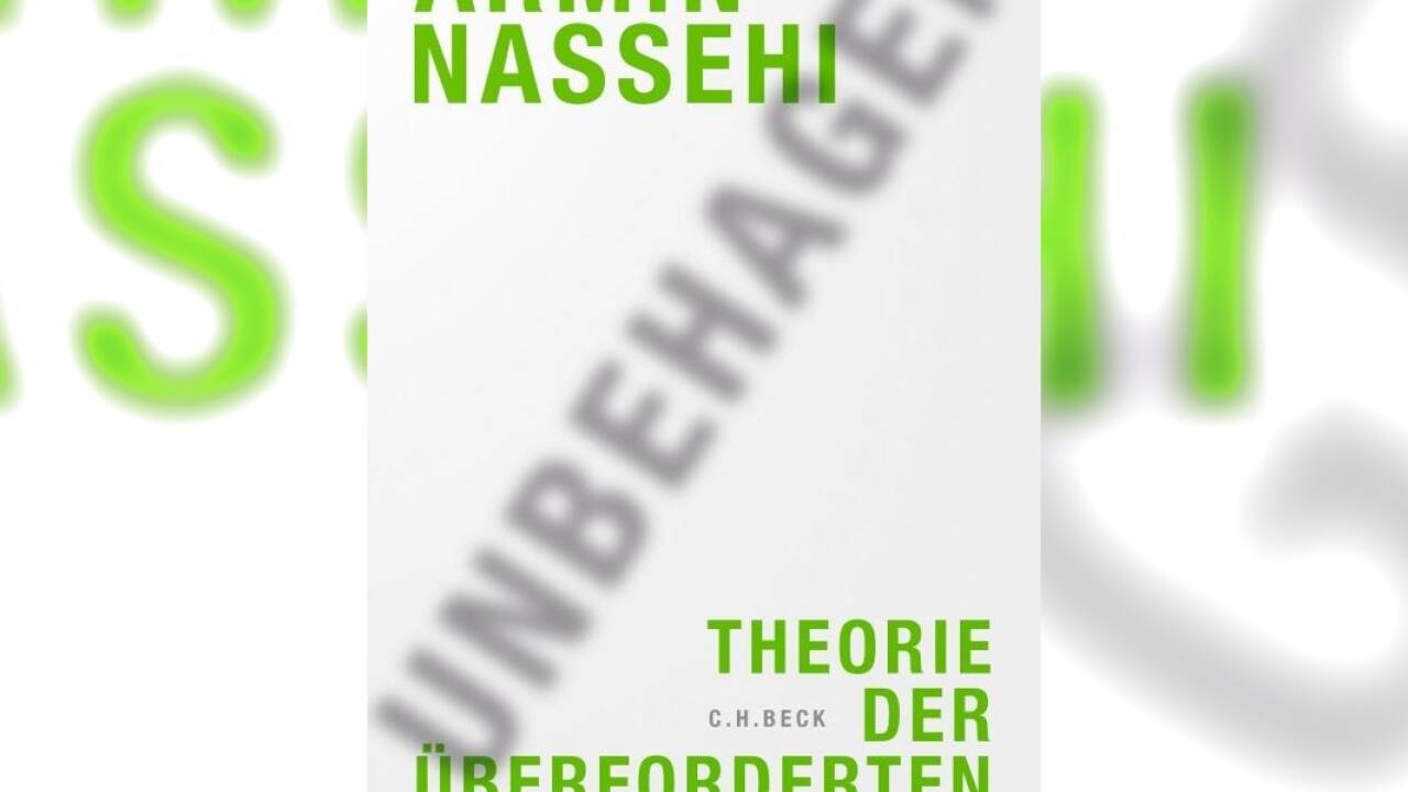 <Schriftwechsel14>Armin Nassehi:  Unbehagen. Theorie der überforderten Gesellschaft. C. H. Beck, 2021, 384 Seiten.</Schriftwechsel14>  