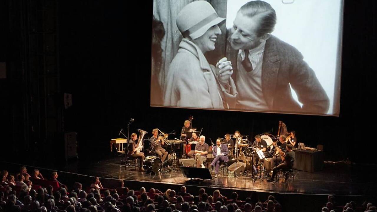 Maschek verleihen dem Stummfilm "Fräulein Else" viel Schwung Maschek verleihen dem Stummfilm 'Fräulein Else' viel Schwung