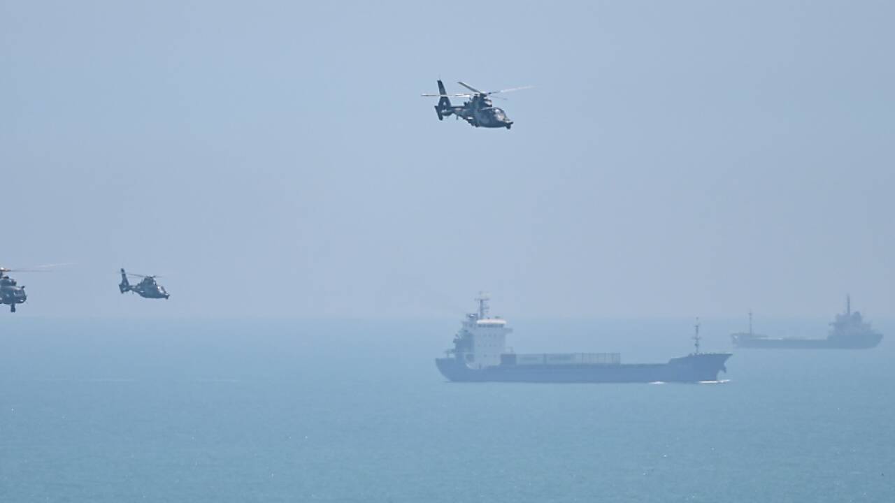 Chinesische Militärhubschrauber in der Nähe von Taiwan 