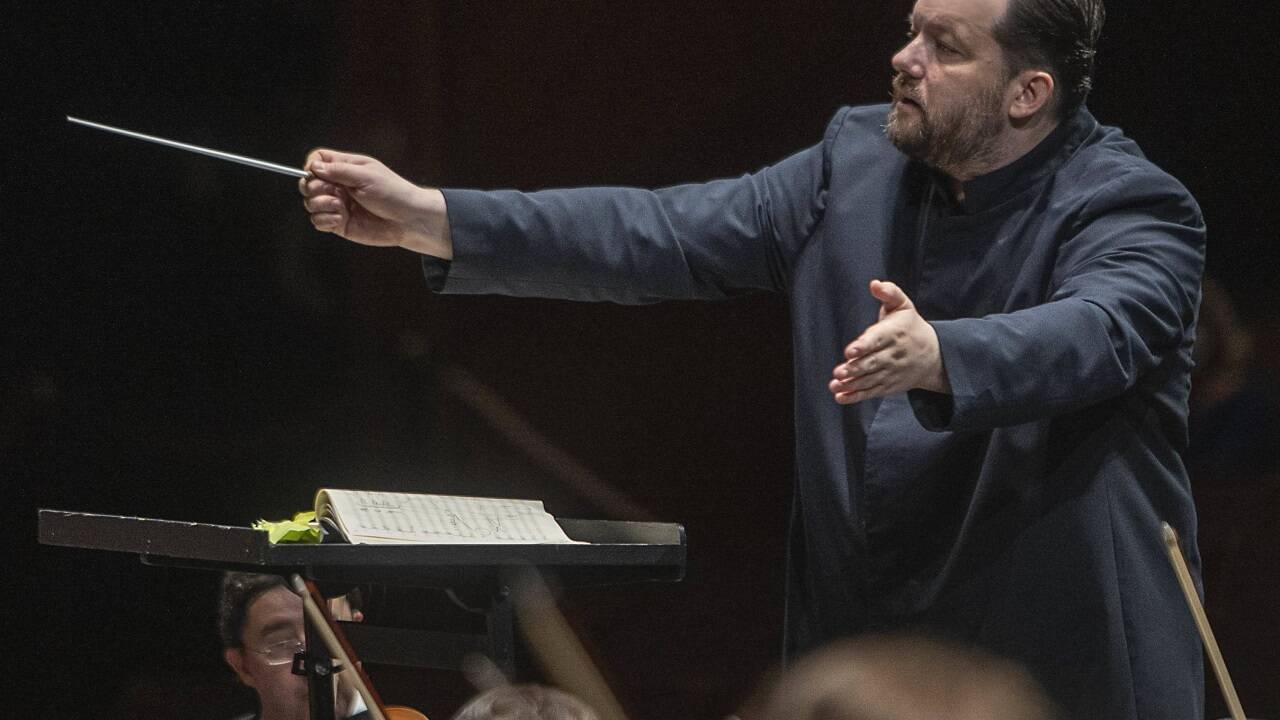 Andris Nelsons dirigierte die Wiener Philharmoniker im Großen Festspielhaus. Andris Nelsons dirigierte die Wiener Philharmoniker im Großen Festspielhaus.