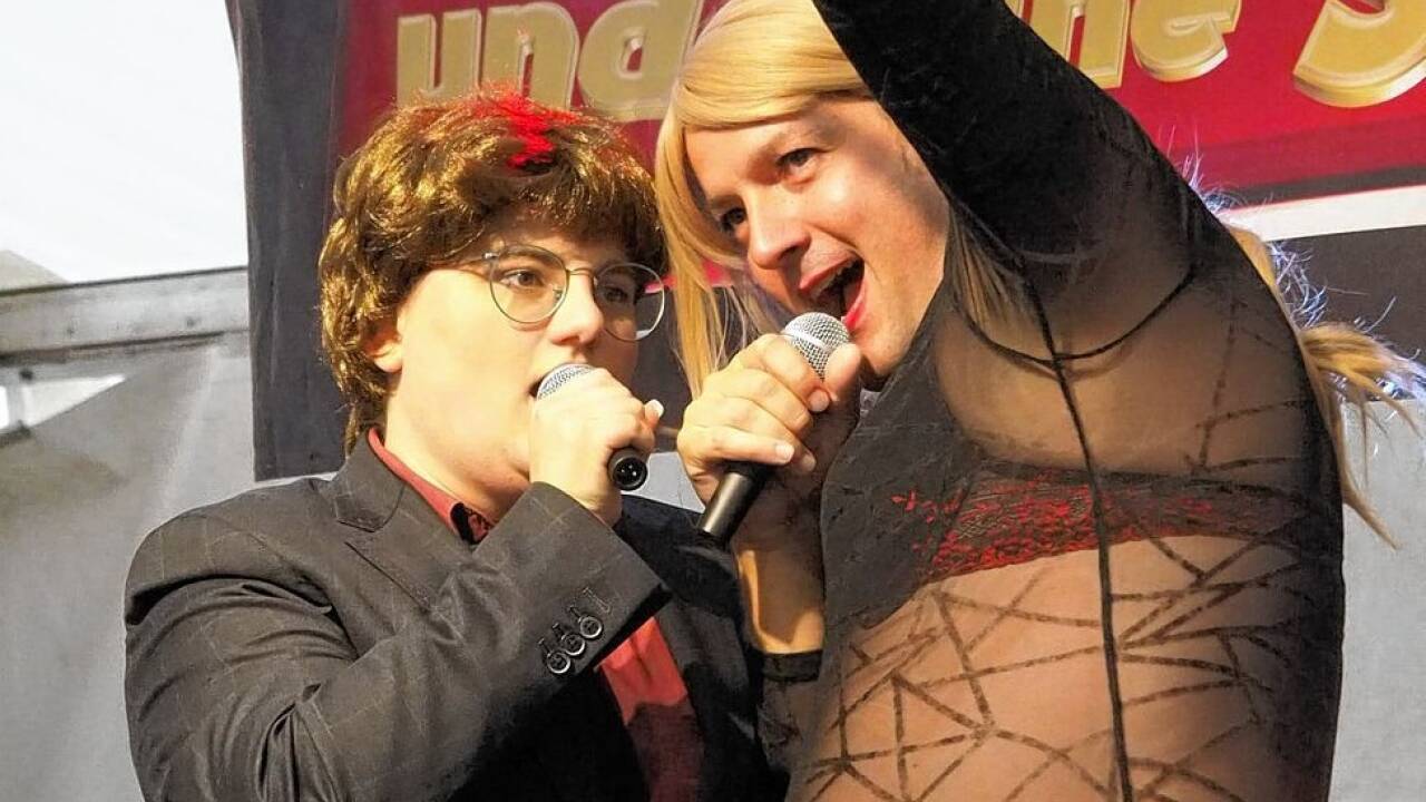 Das Rote Kreuz Golling brachte Roland Kaiser und Maite Kelly mit „Warum hast du nicht nein gesagt?“ auf die Bühne. 