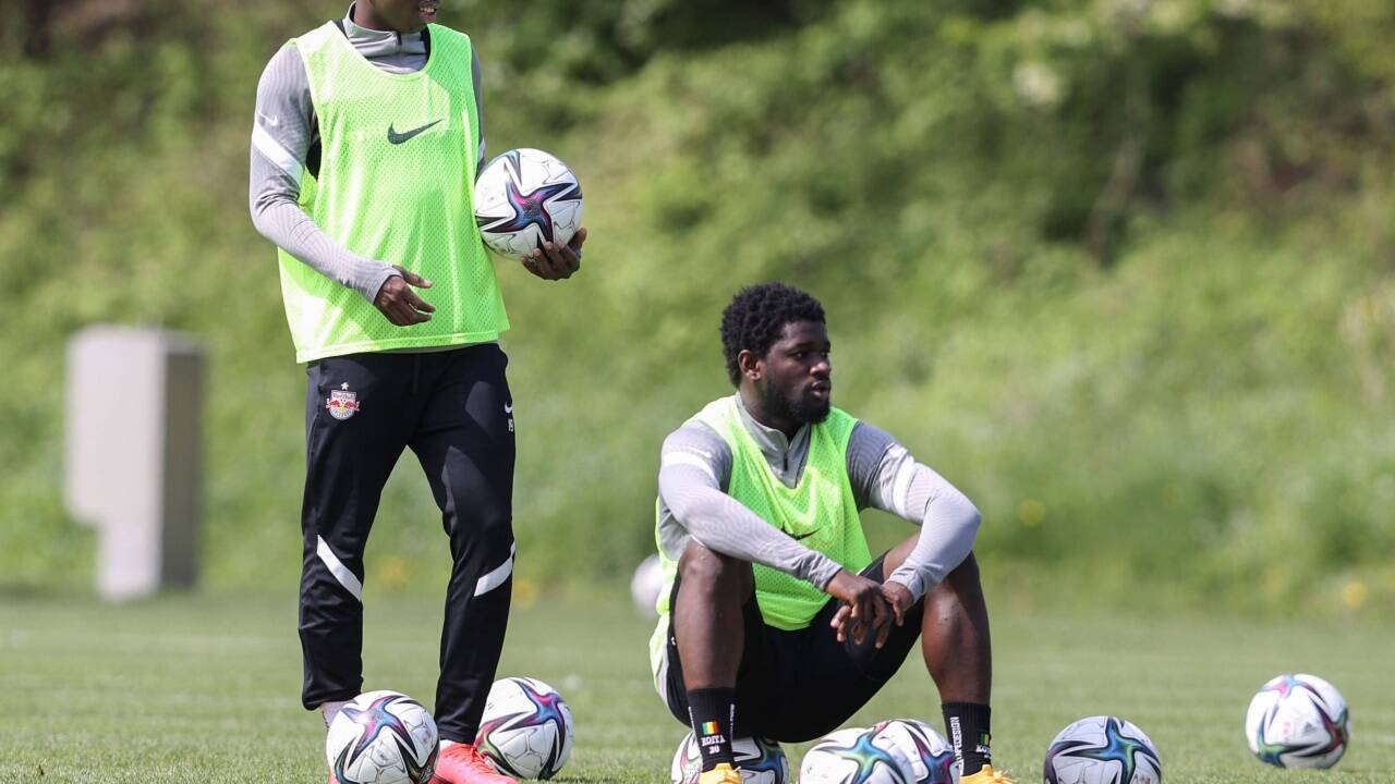 Mo Camara (l.) beim Training mit seinem Kumpel Sekou Koita. 