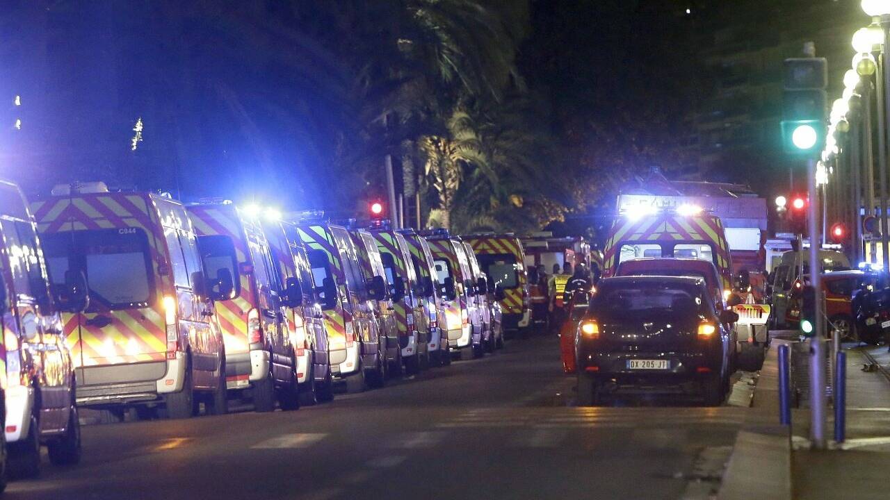 84 Tote nach Anschlag in Nizza - Attentäter identifiziert
