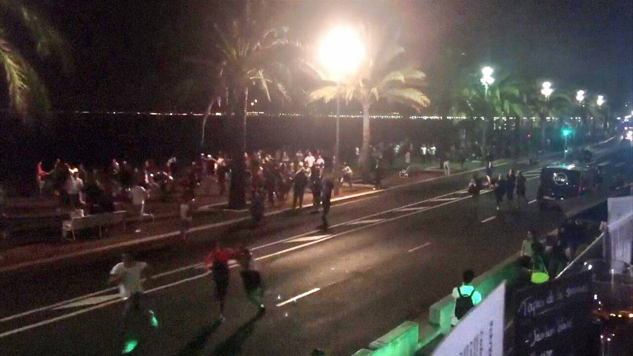 84 Tote nach Anschlag in Nizza - Attentäter identifiziert