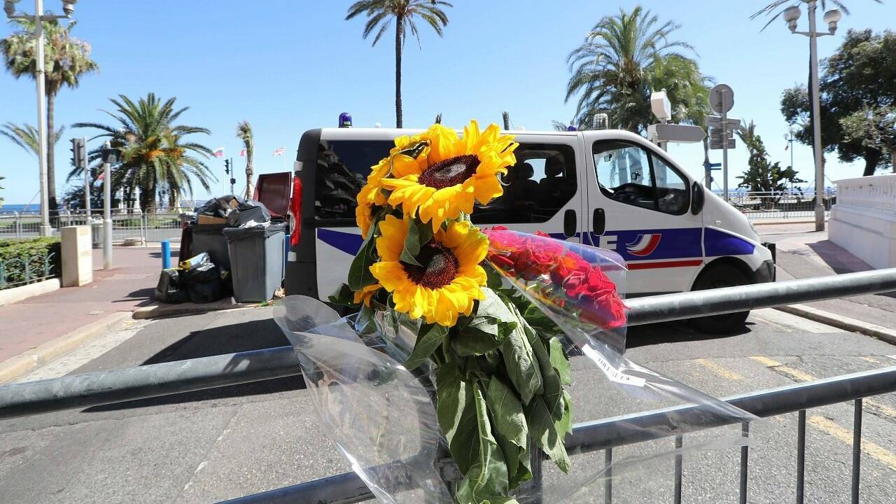 84 Tote nach Anschlag in Nizza - Attentäter identifiziert