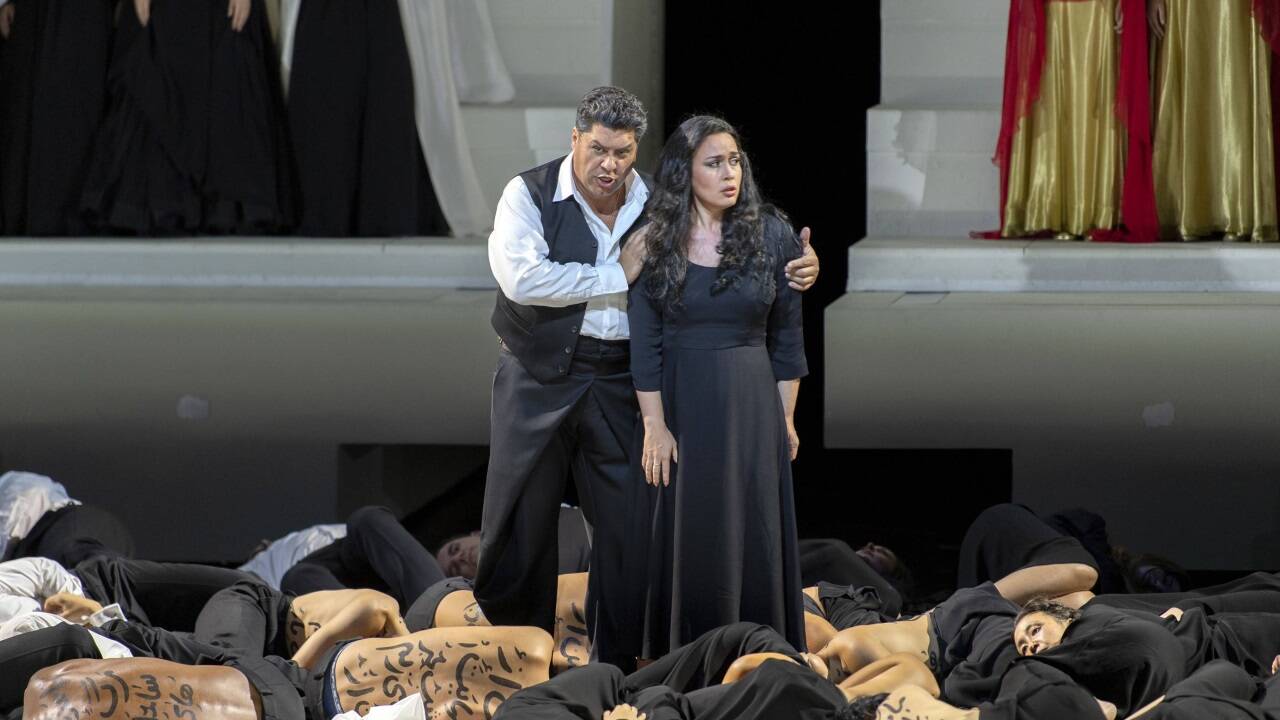 Luca Salsi (Amonasro), Elena Stikhina (Aida), Konzertvereinigung Wiener Staatsopernchor 