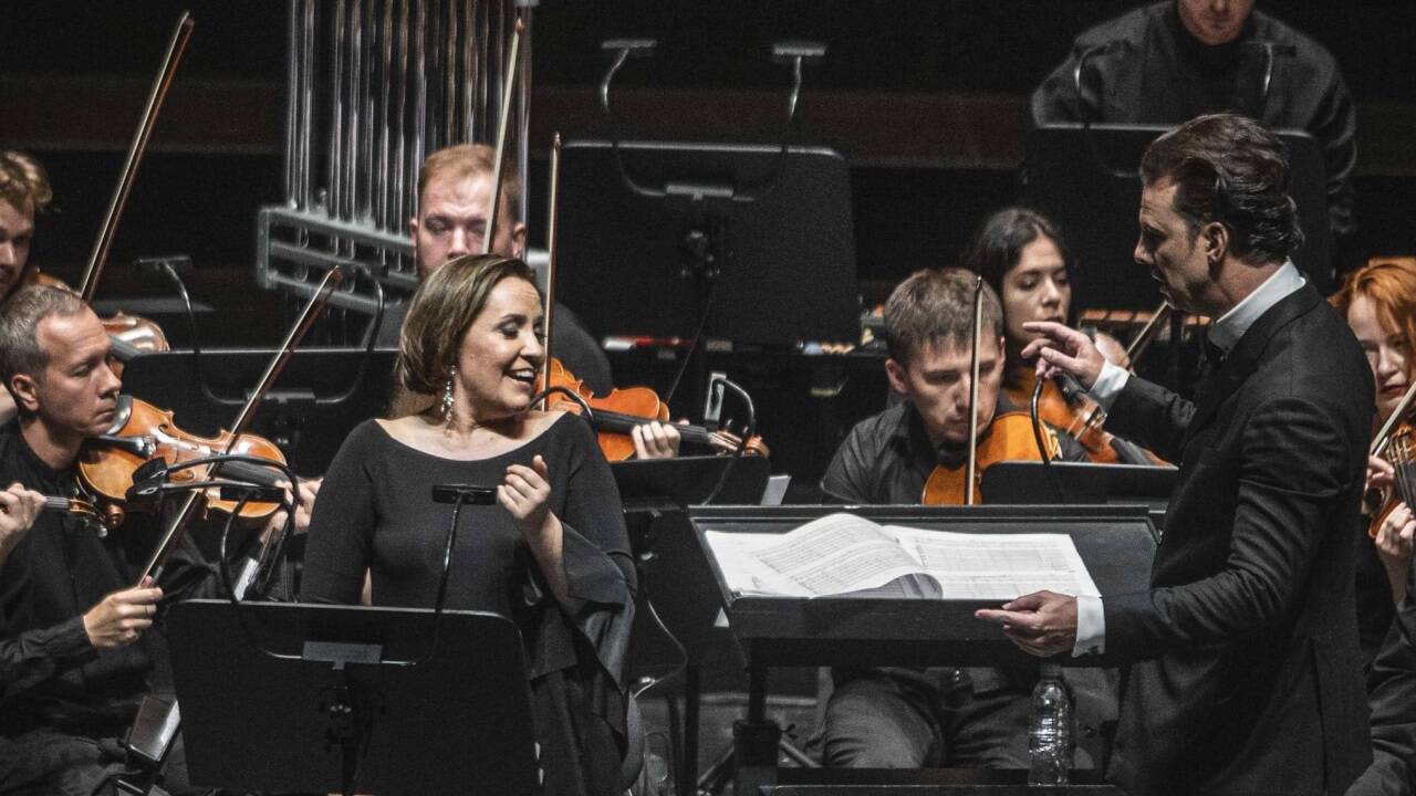 Nadezhda Pavlova und Teodor Currentzis begeisterten mit Schostakowitsch. Nadezhda Pavlova und Teodor Currentzis begeisterten mit Schostakowitsch.