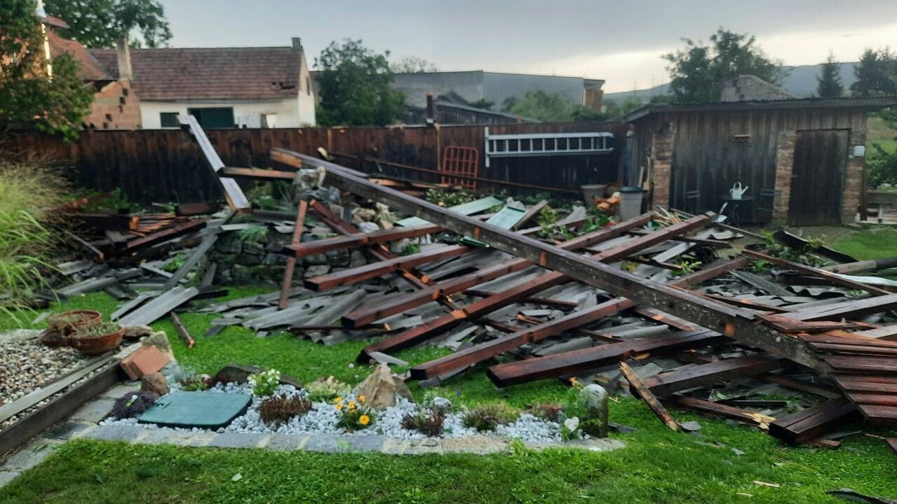 Das Unwetter zog über Kärnten, die Steiermark und Niederösterreich hinweg und richtete Schäden in Millionenhöhe an. 